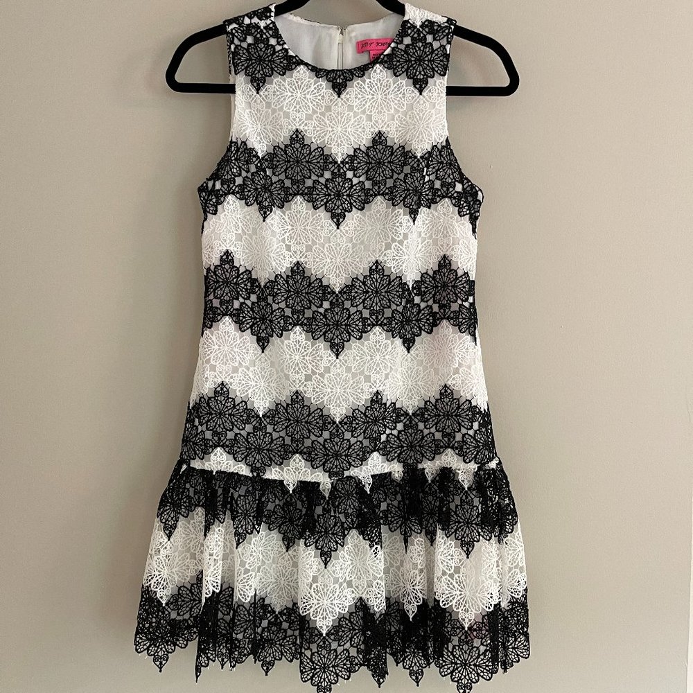 Betsey Johnson Drop Waist Lace Cocktail Dress - Size 2